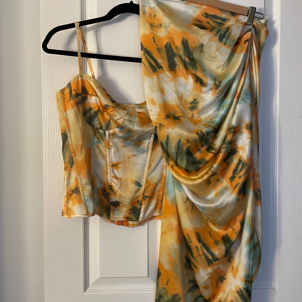 BNWT Pretty Little Thing Orange tie dye 2-piece